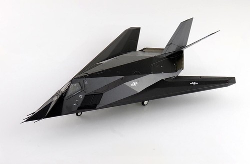 Hobbymaster ha5813 f 117a - 1:72, f-117a
